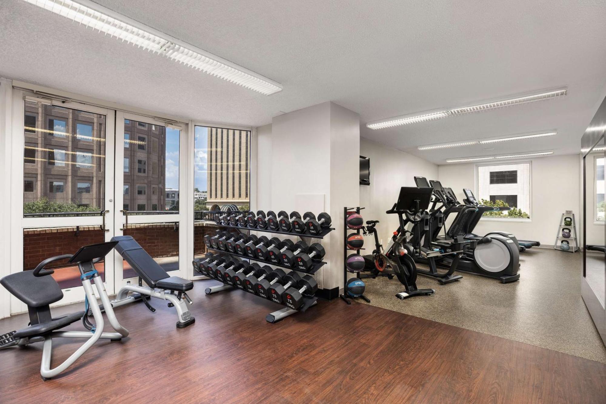 Doubletree Suites By Hilton Austin Downtown Capitol Bagian luar foto