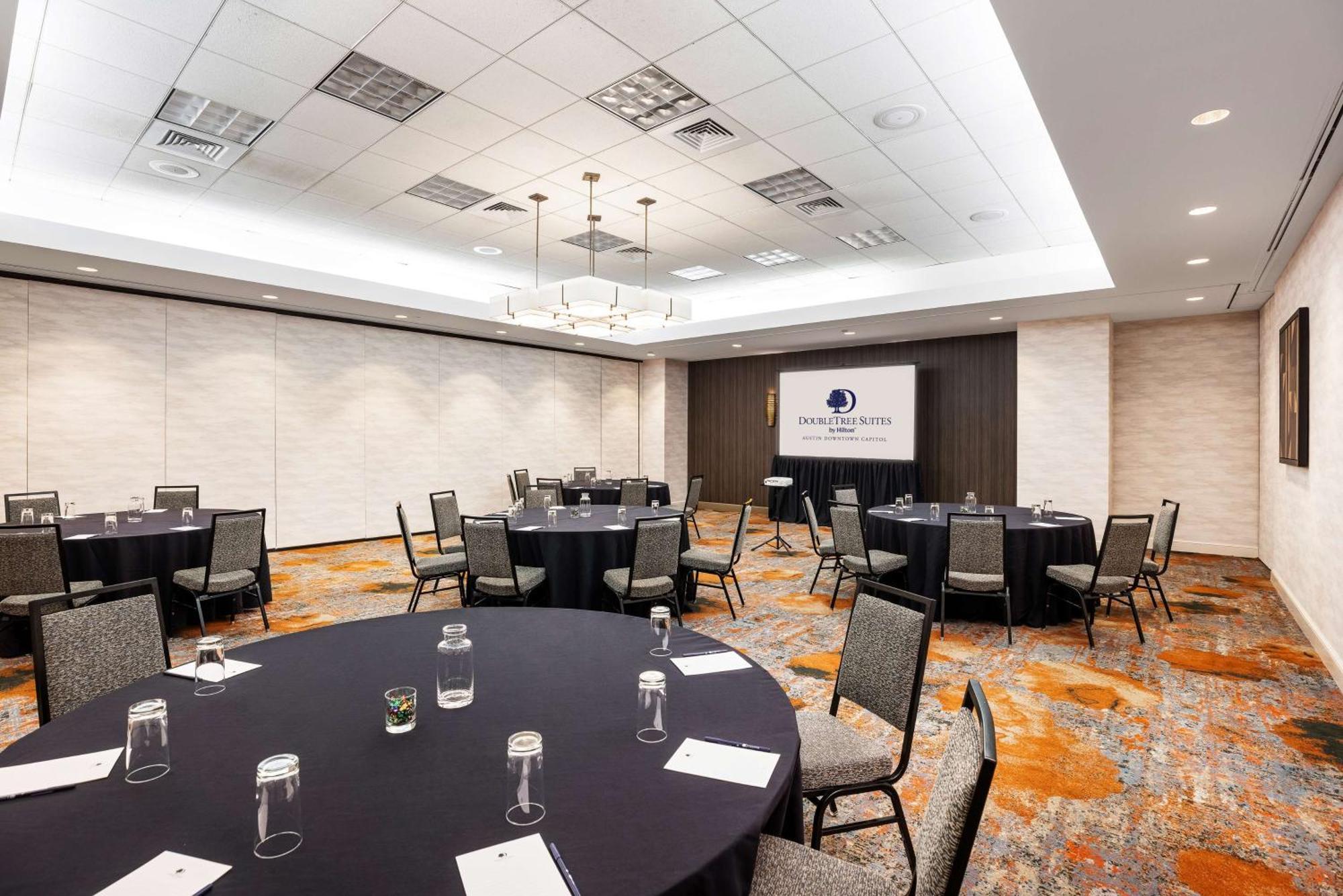 Doubletree Suites By Hilton Austin Downtown Capitol Bagian luar foto