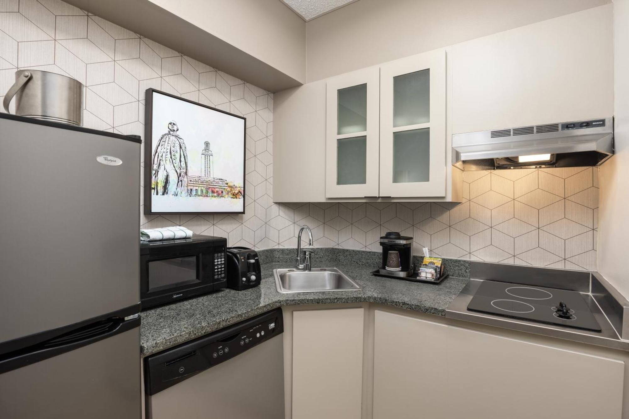 Doubletree Suites By Hilton Austin Downtown Capitol Bagian luar foto