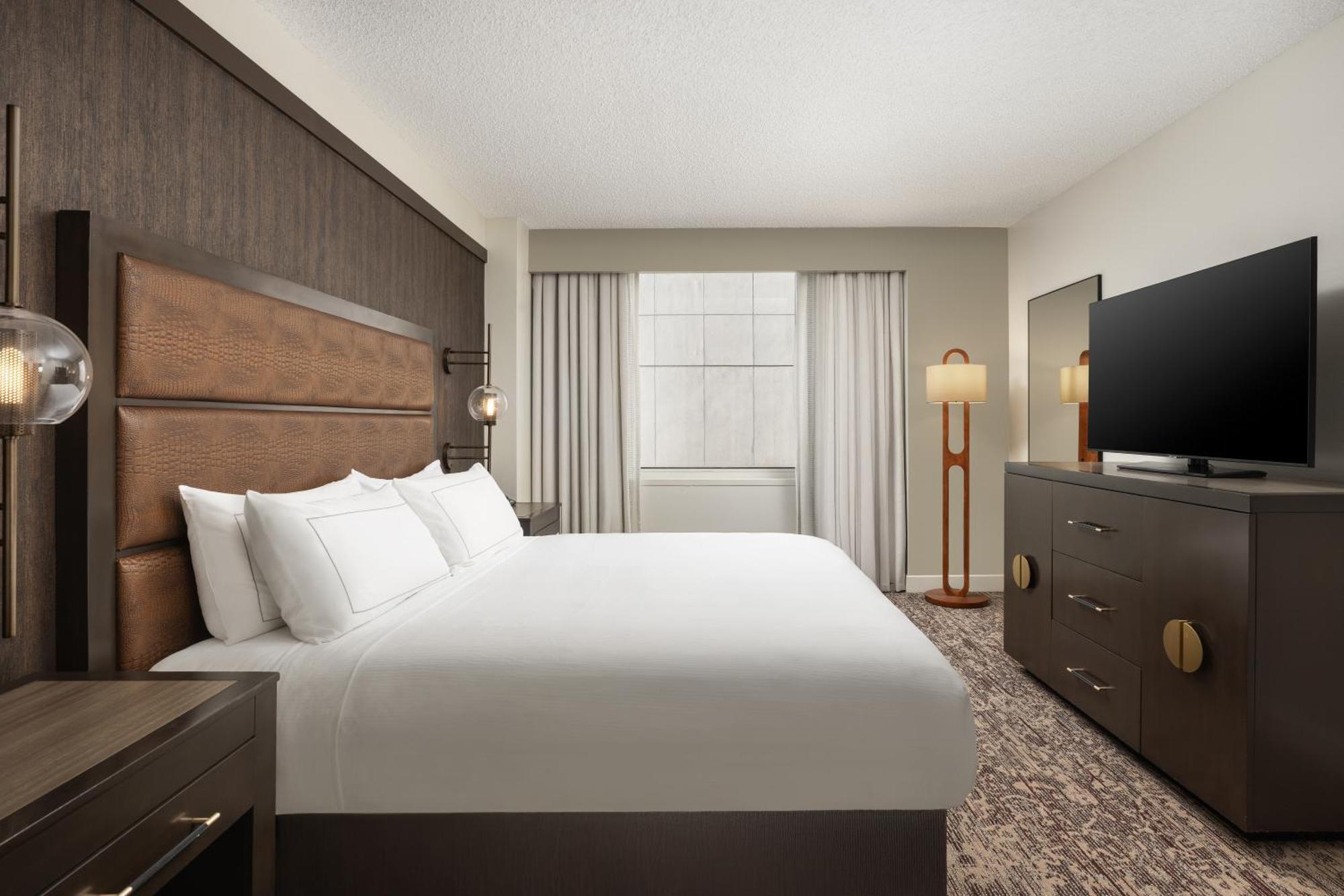 Doubletree Suites By Hilton Austin Downtown Capitol Bagian luar foto